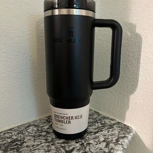 Stanley Matte Black Quencher H2.0 Tumbler 30oz